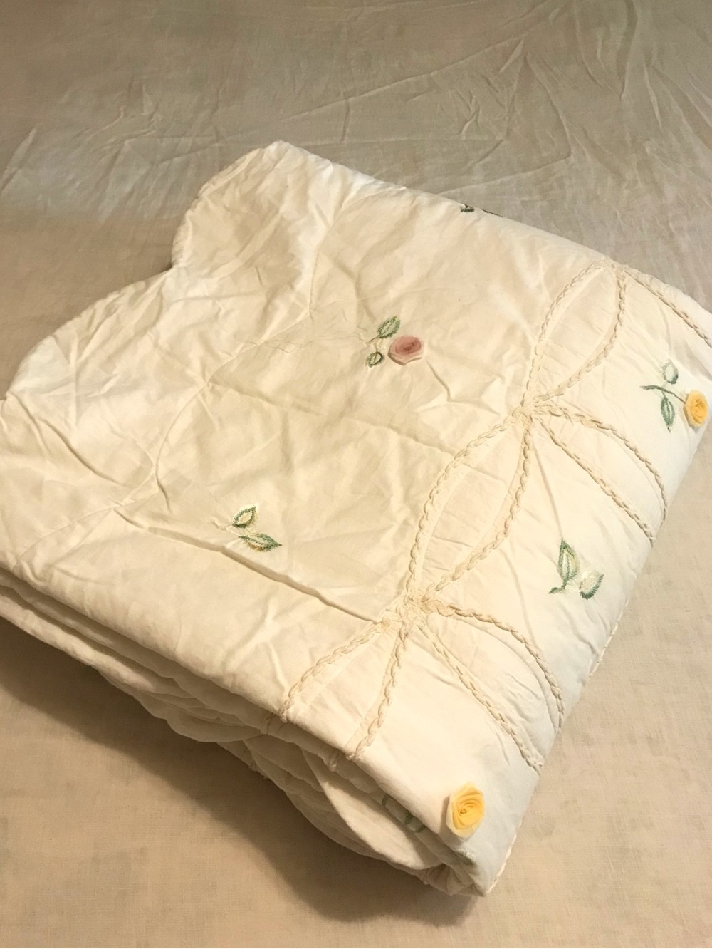Vintage White Floral Embroidered Cotton Quilt
